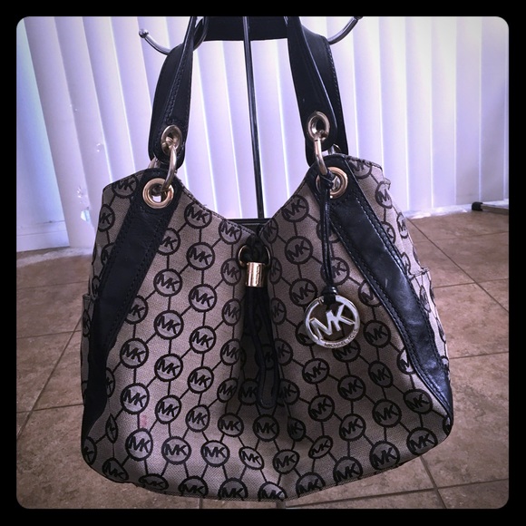 Michael Kors Handbags - Michael Kors medium jacquard leather trim Satchel